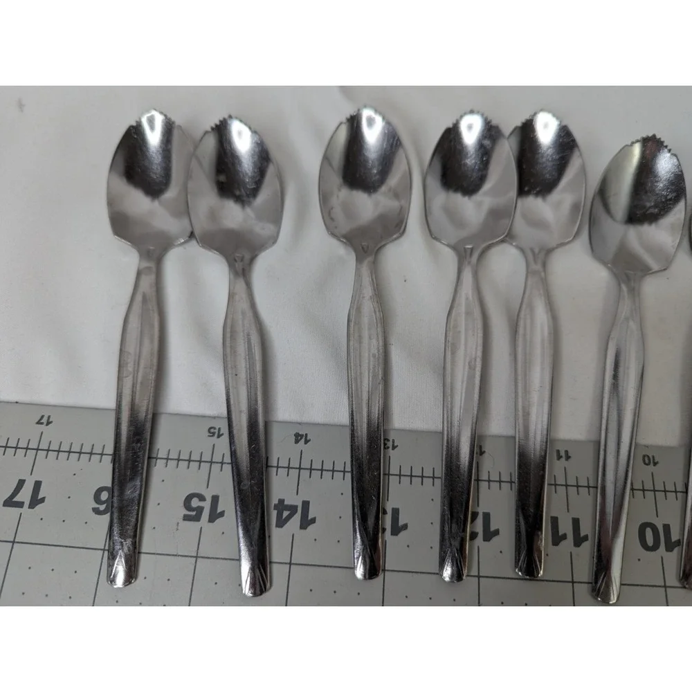 Enjoy‎ Grapefruit Serrated Spoon Lot of 8